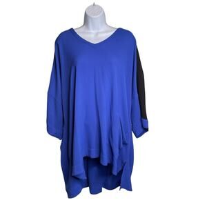 Women's Blue and Black V-Neck Top